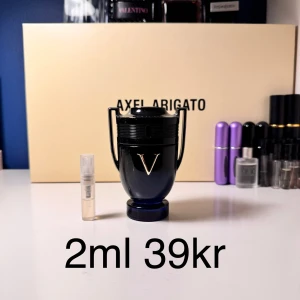 Invictus elixir från Paco Rabanne samples - Säljer samples på invictus elixir här kommer priserna 5ml=89kr,   3ml=59kr,   2ml=39kr