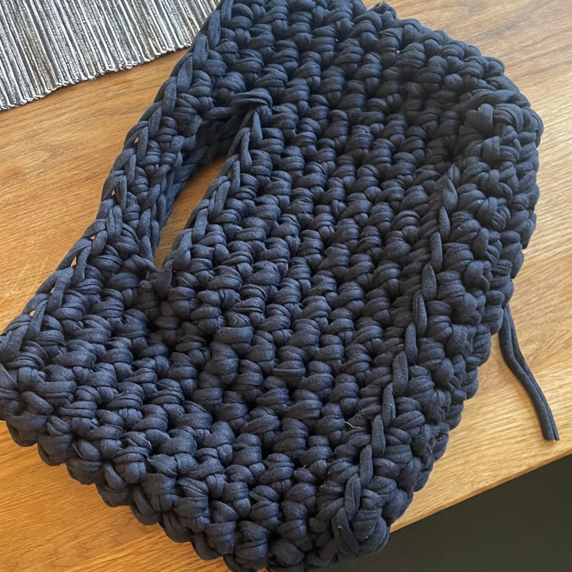 Virkad väska mörkblå - 4