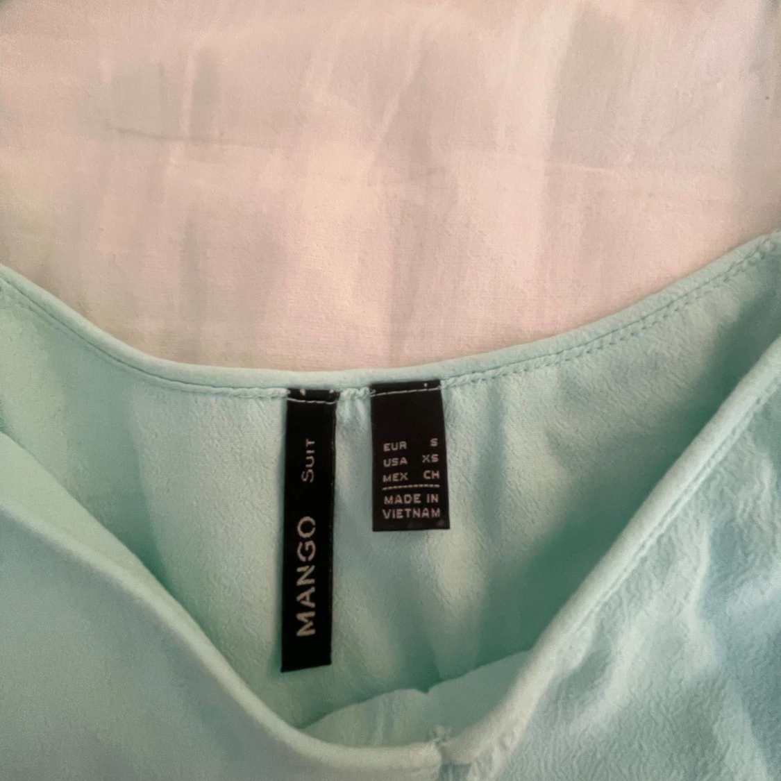 Ljusblått linne från Mango - 1