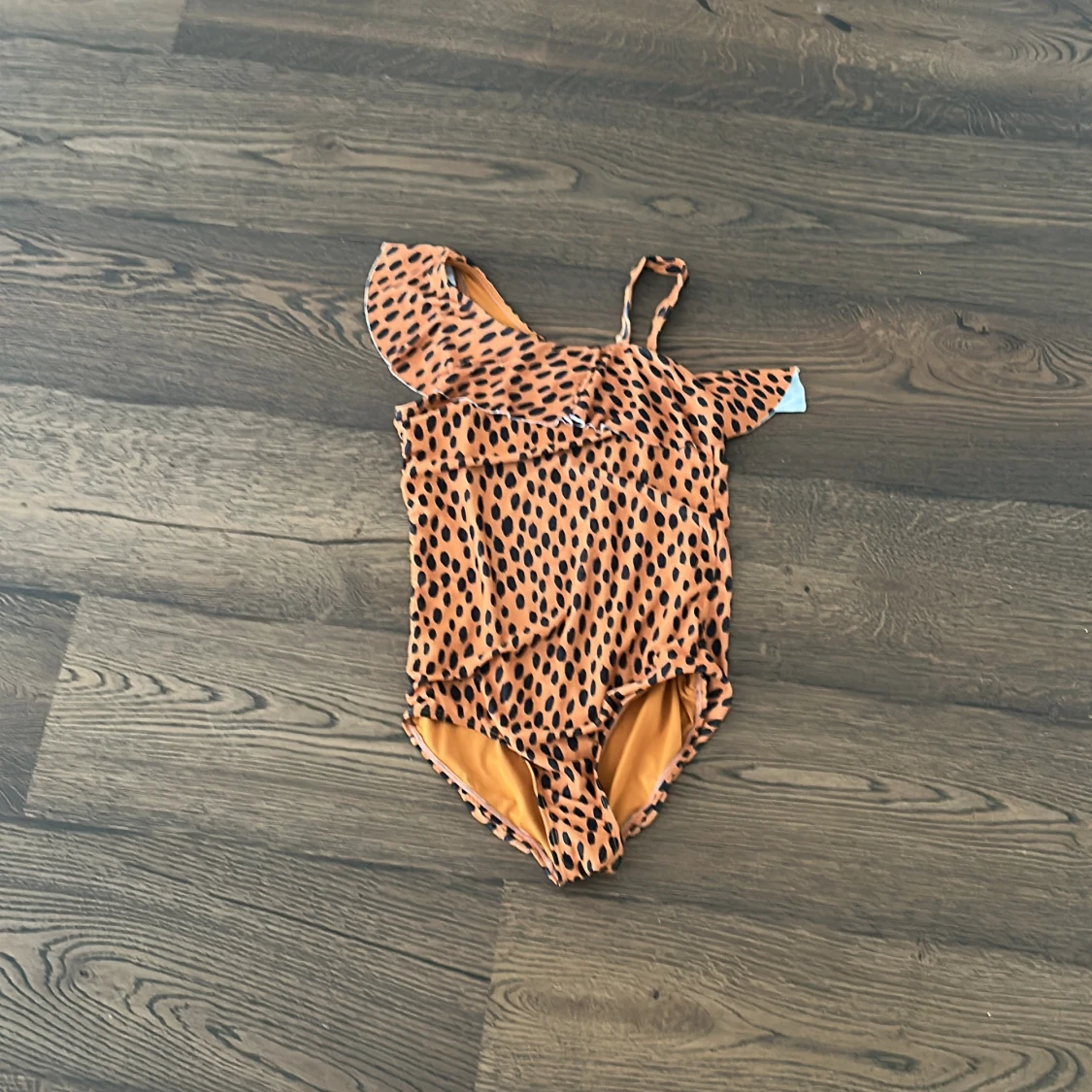 Leopardmönstrad baddräkt med volang