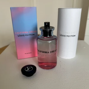 Louis Vuitton California Dream 100ML - Sommarens lyxköp som nu får lämna p.g.a. behov av pengar. Nästan full – ca 95/100 ml kvar. Pris kan diskuteras vid snabb affär. Hör av dig vid frågor eller om du vill testa innan köp!