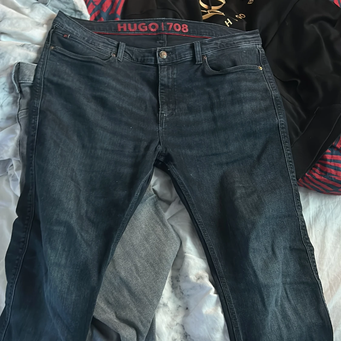 Mörkblå jeans från Hugo - 1