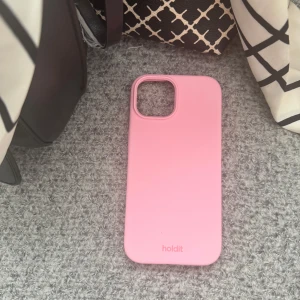 Rosa iPhone 15 skal - Helt nytt holdit skal köpte till fel mobil. Så är inte använt🥰