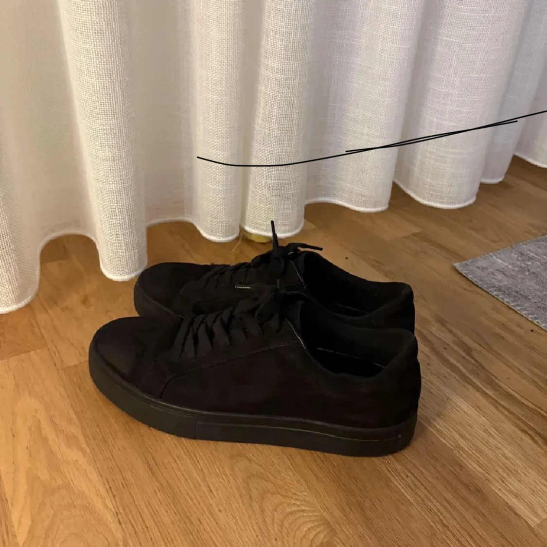 Svarta sneakers med snörning - 2