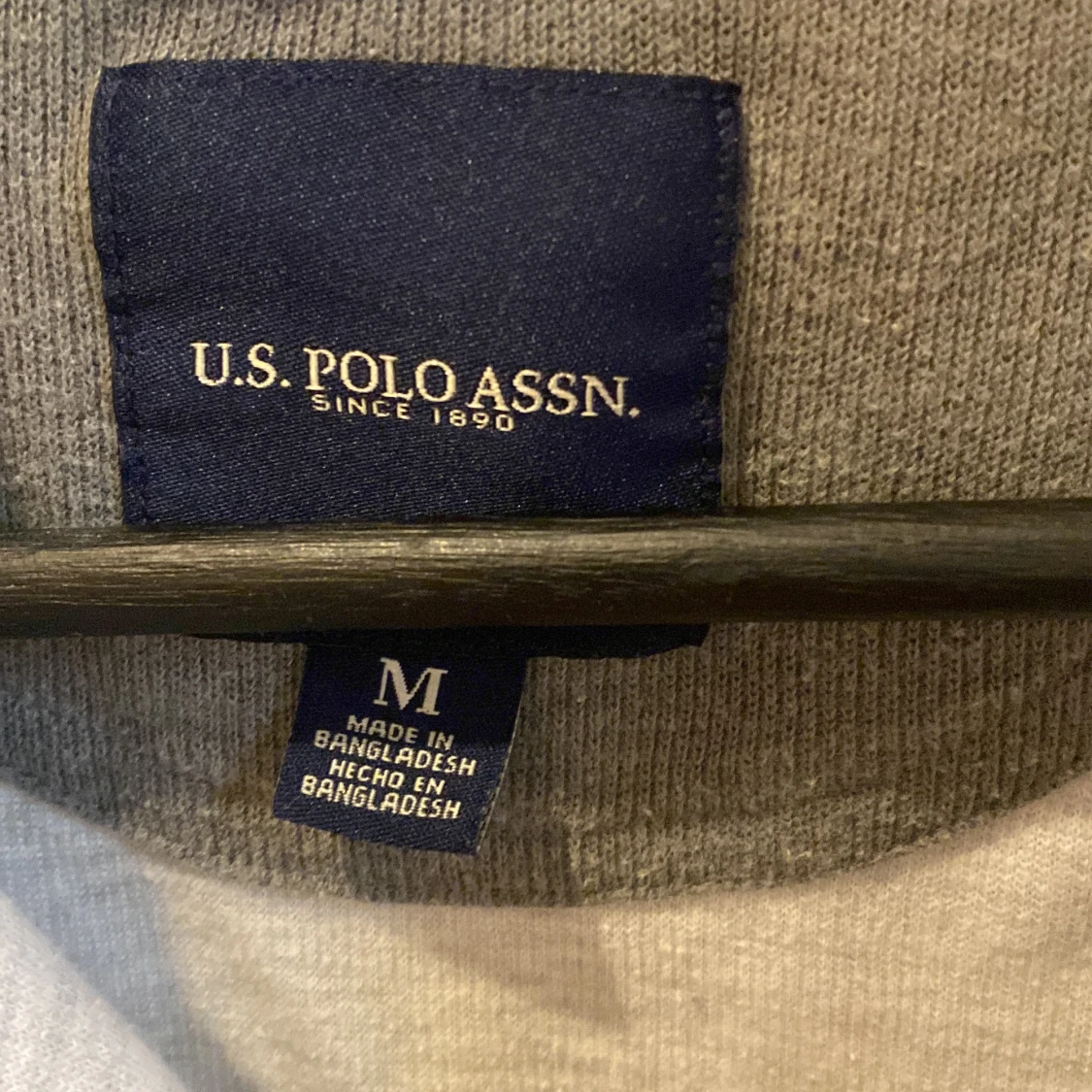 Ljusgrå halvzip tröja från U.S. Polo Assn. - 2
