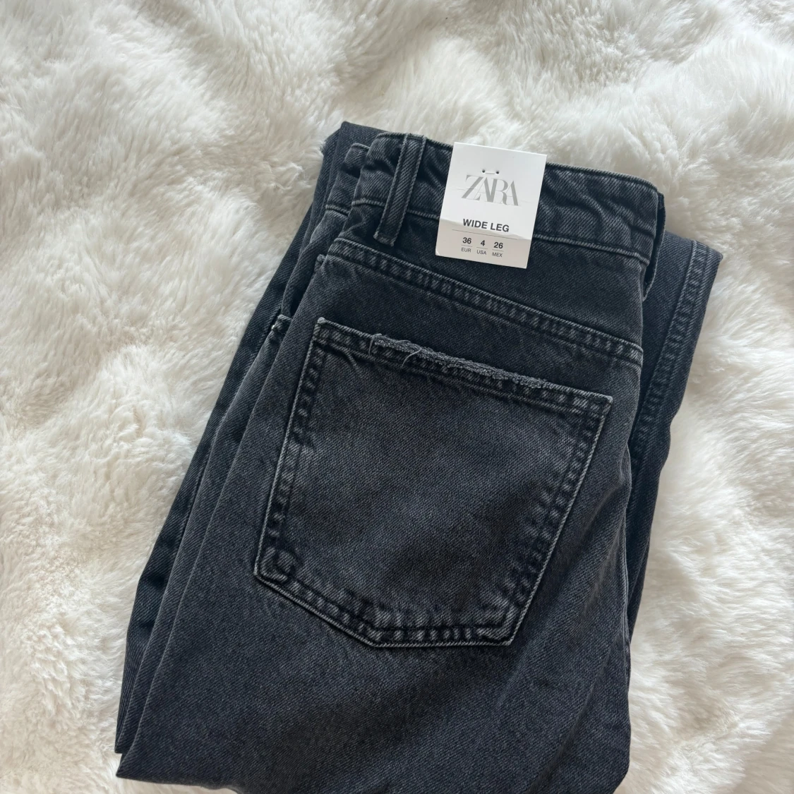 Oanvända jeans - 1
