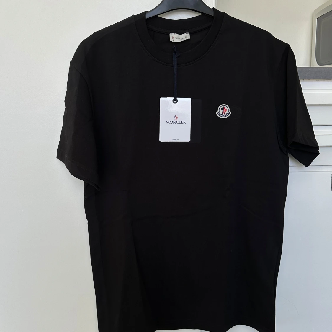 Svart t-shirt från Moncler - 2