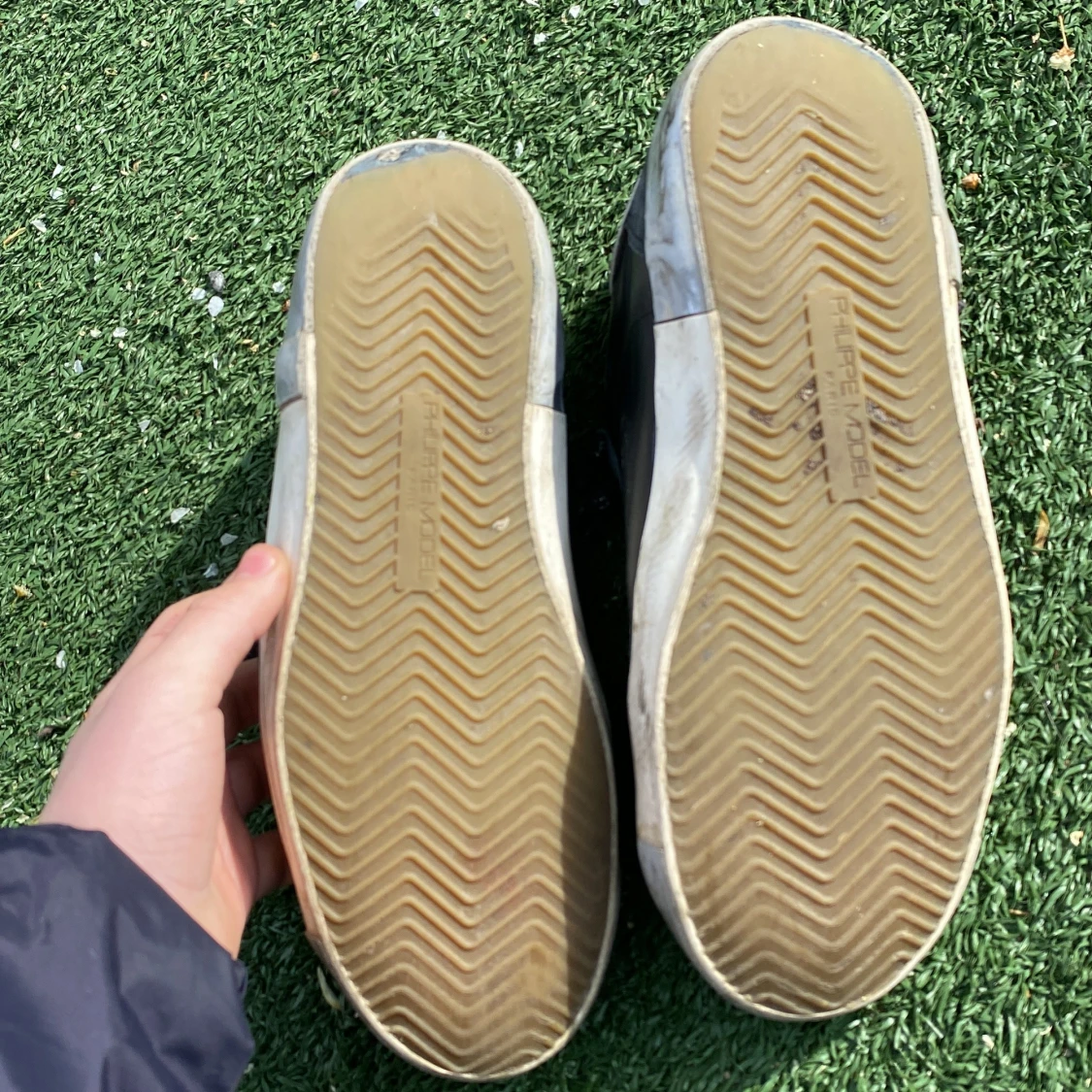 Svarta sneakers med grå detaljer - 3