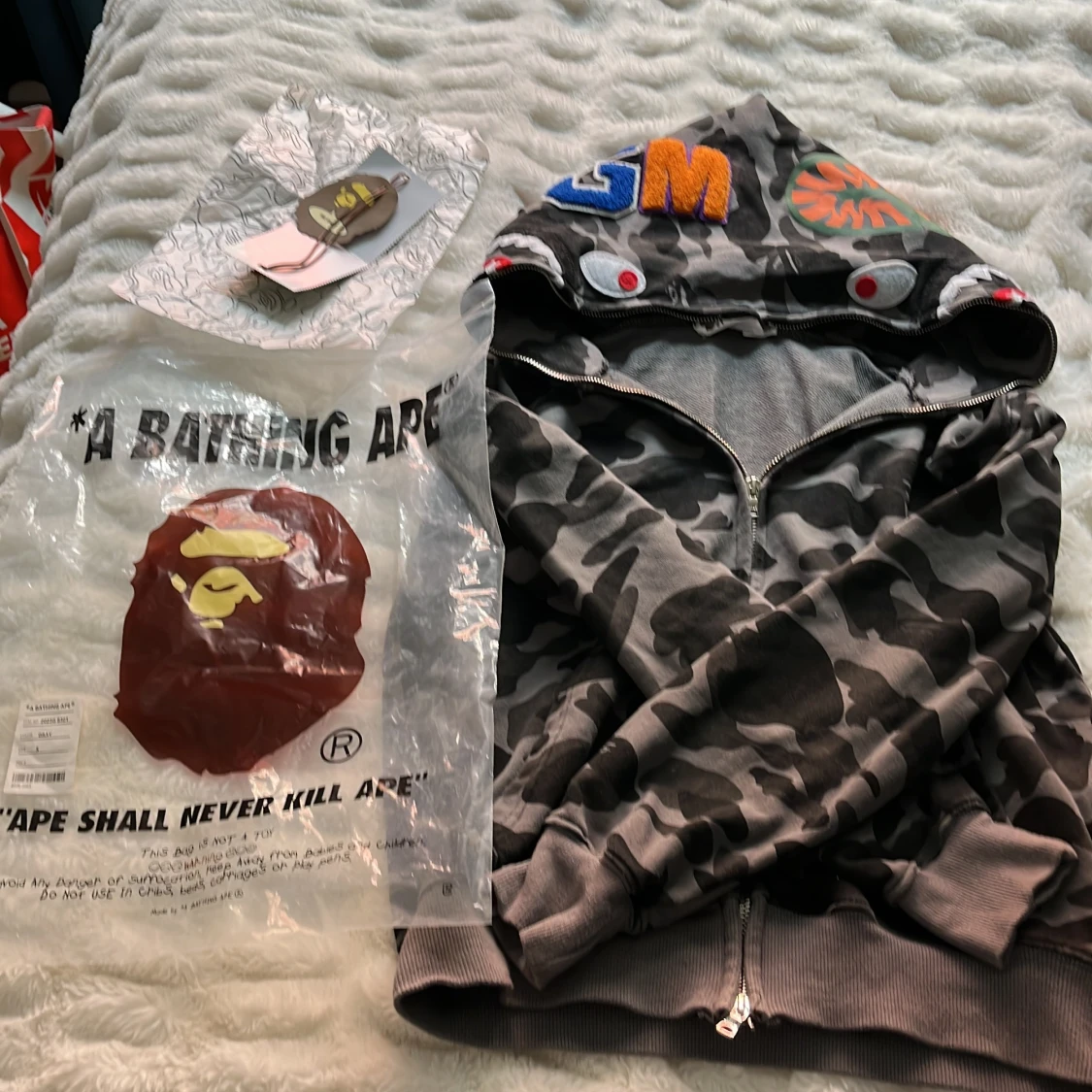 Grå camo hoodie från A Bathing Ape