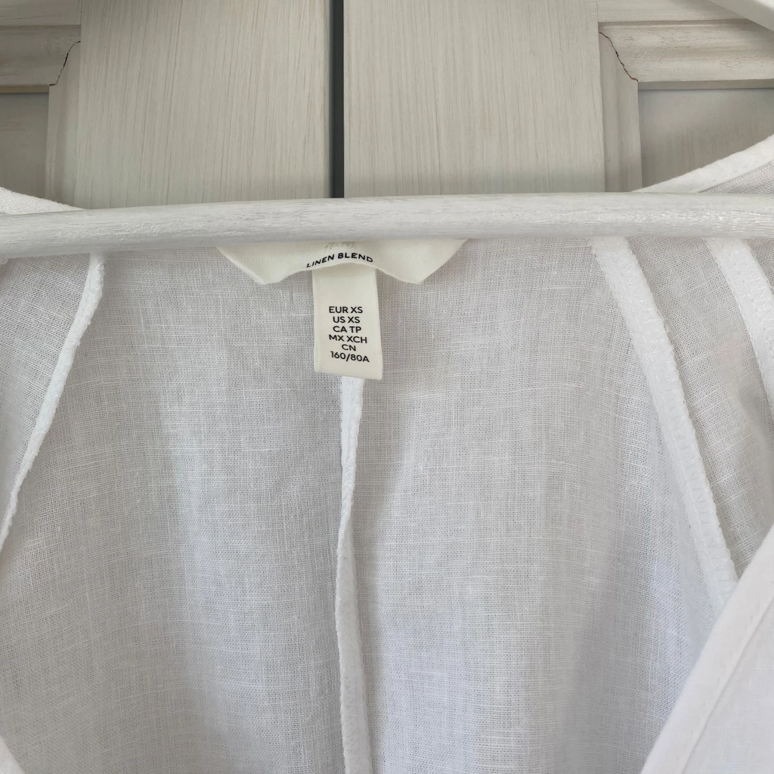 Vit blus med puffärmar från H&M - 4