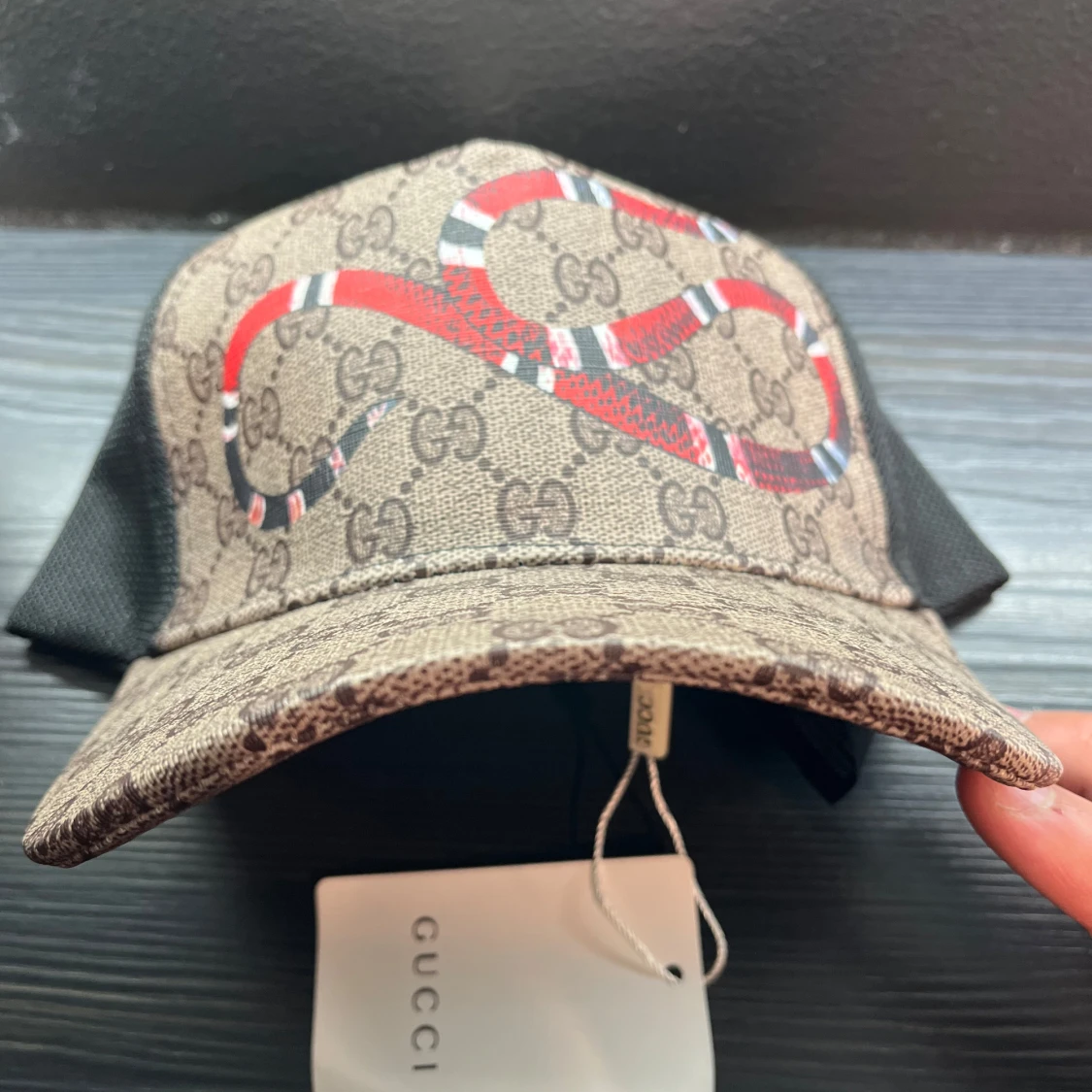 Keps med orm design - 3