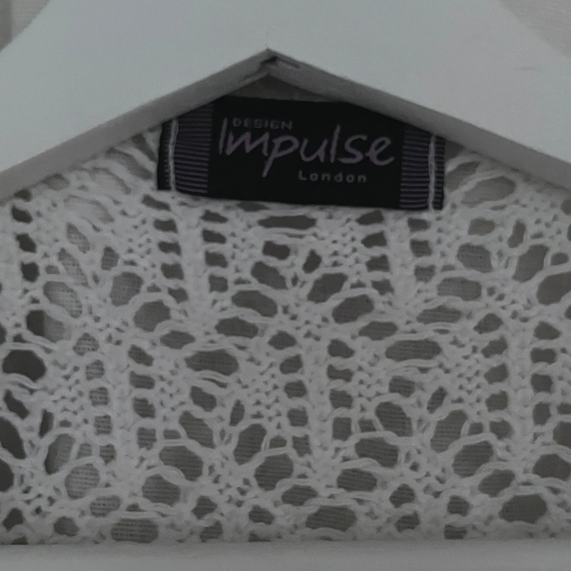 Vit spetskofta från Impulse London - 1