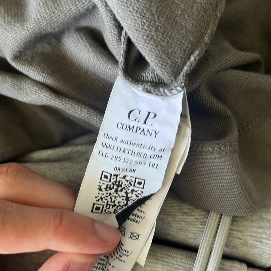 Beige hoodie från C.P. Company - 4