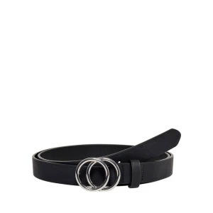 Svart och silvrigt bälte/skärp - Stilrent svart bälte i skinn med två runda silverfärgade ringar som spänne. Bältet har en klassisk design och är tillverkat i äkta läder. Perfekt accessoar för att lyfta din outfit. Storlek 65 från Ullared. 