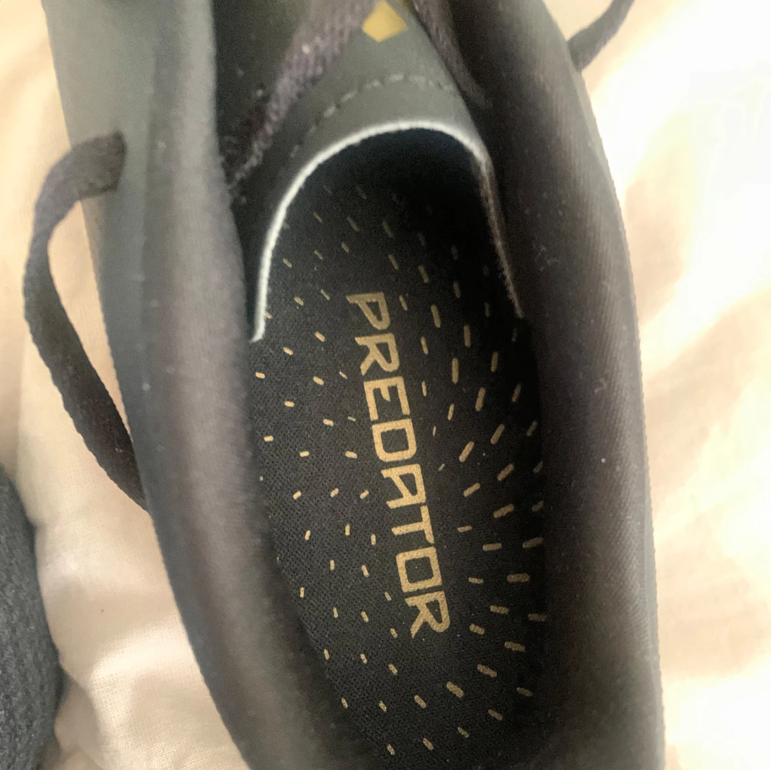 Svarta Adidas Predator fotbollsskor - 4