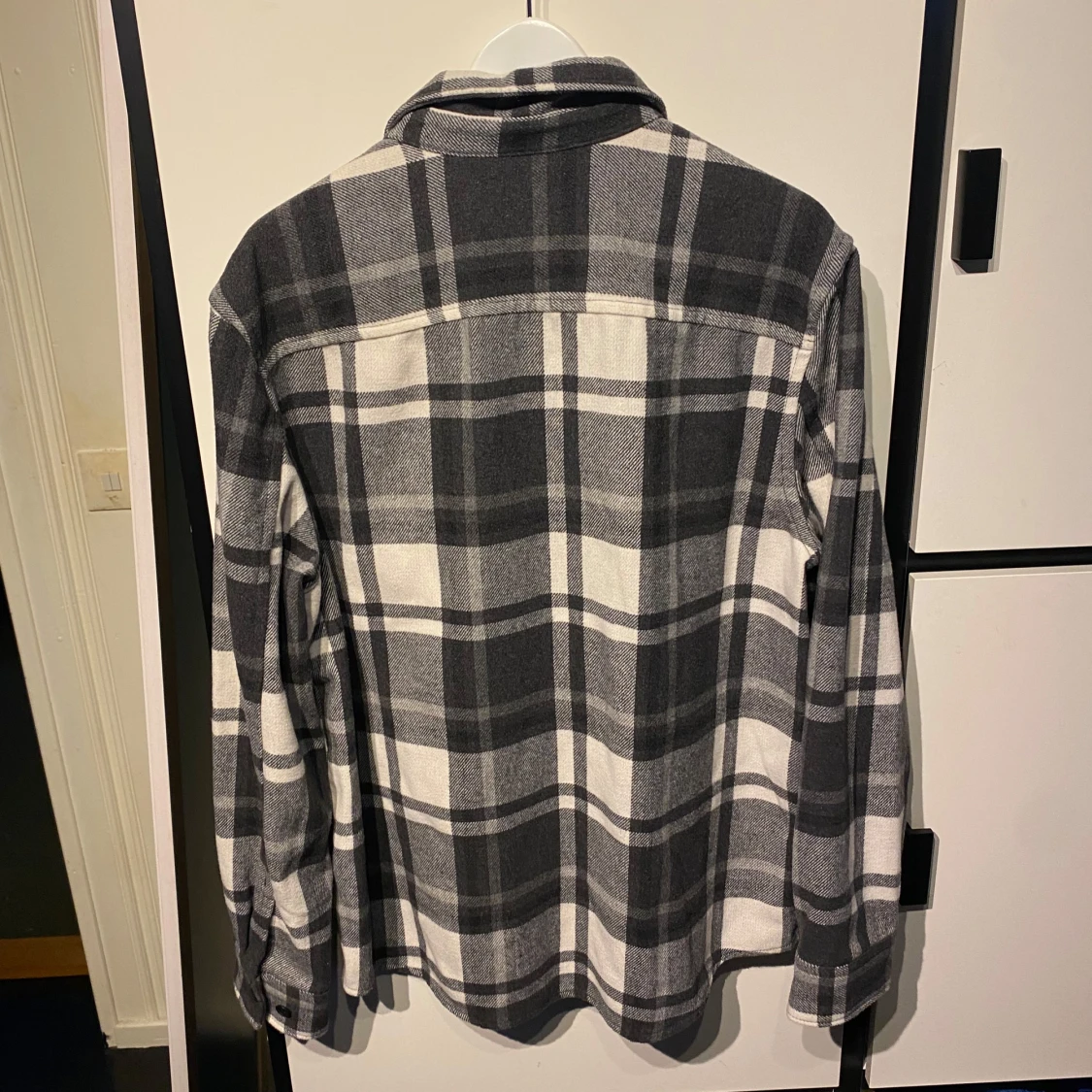 Svartvit rutig skjorta från H&M - 1