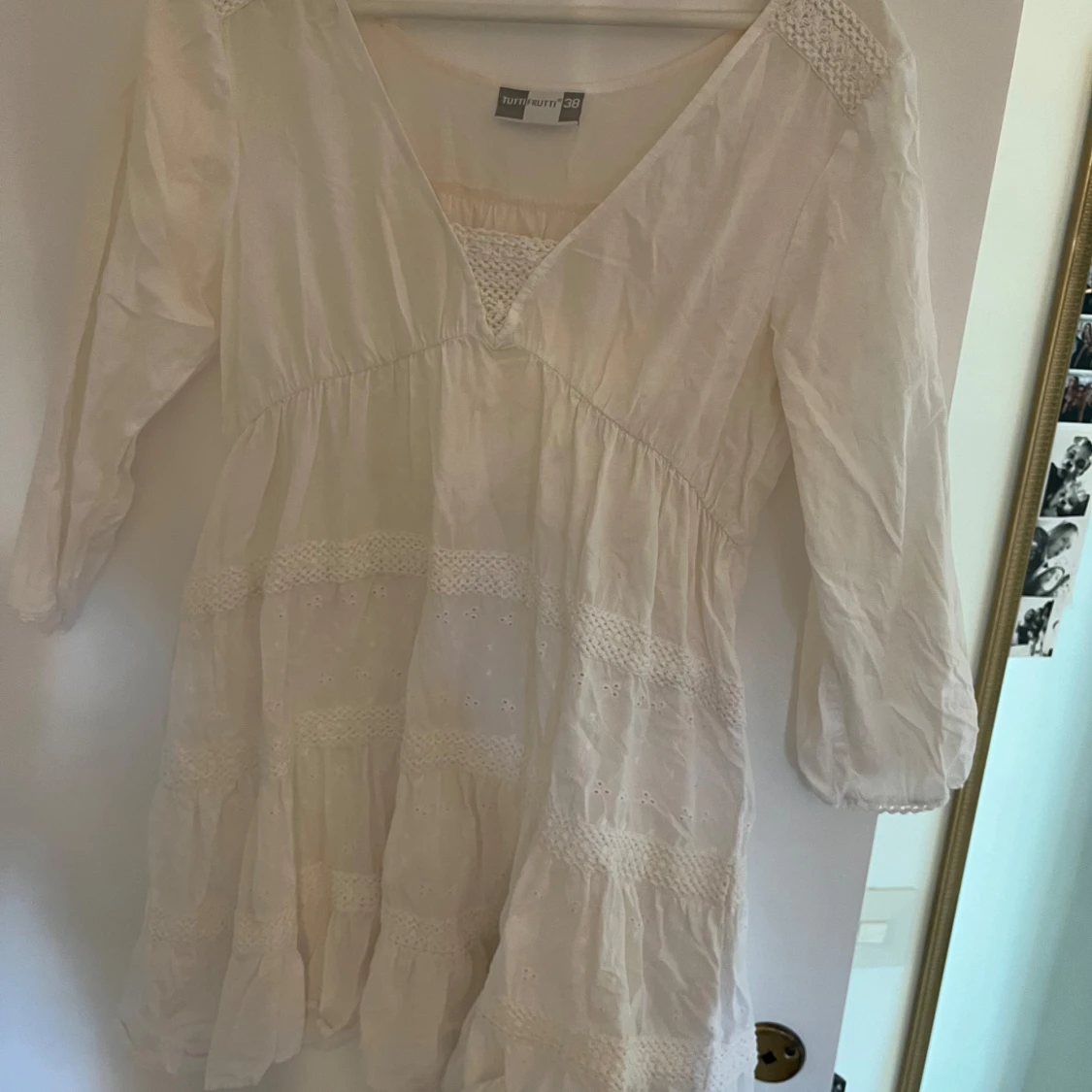 Vit kortklänning med spets från Tuttifrutti - 3