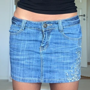 Jeanskjol - midjemått: 35cm rakt över