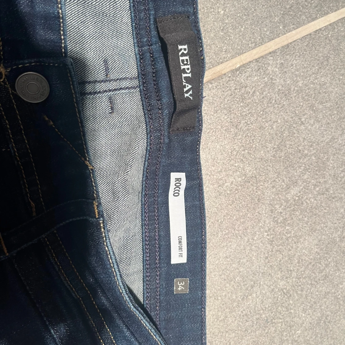 Mörkblå jeans från Replay - 1