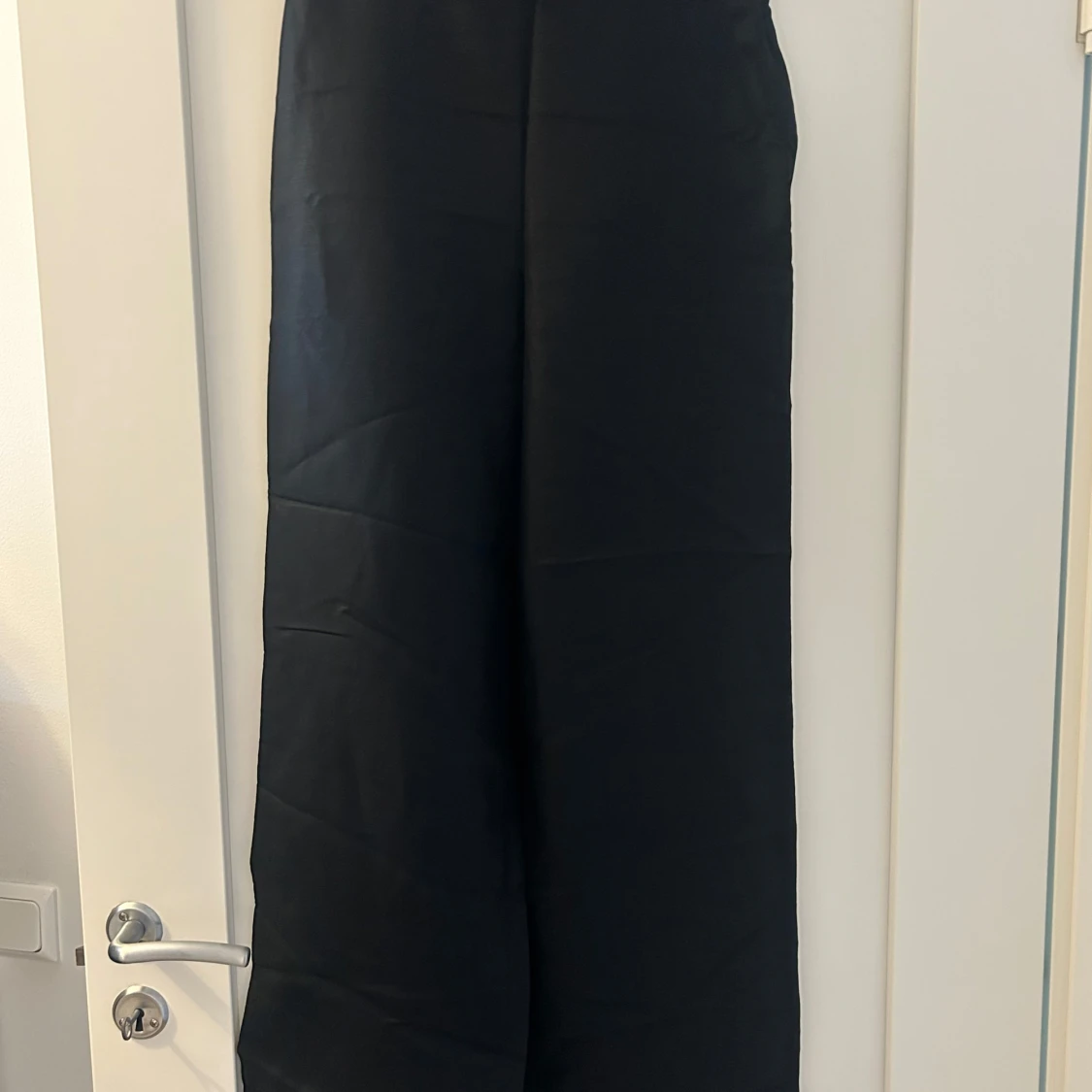 Svarta byxor från & Other Stories