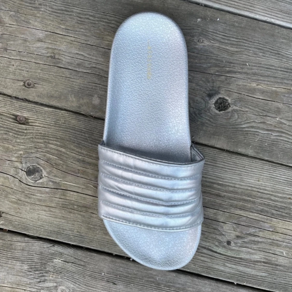 Silvriga sandaler - 1