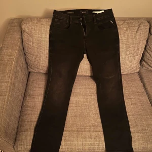 Replay Anbass Hyperflex - Säljer ett par sköna Anbass🤙🏼 | w32 L30 | Slim | fint skick | skriv vid frågor!