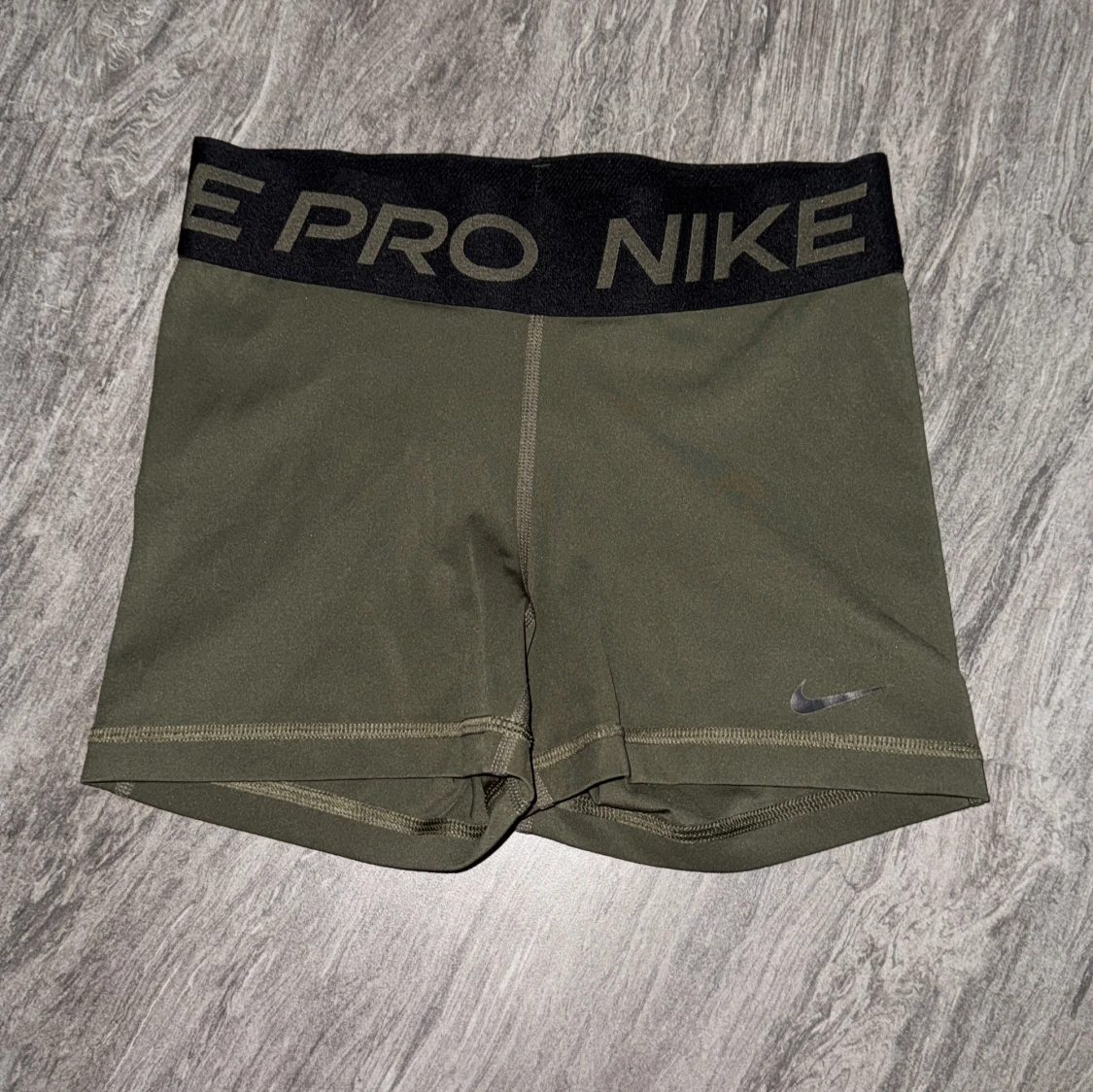 Gröna träningsshorts från Nike