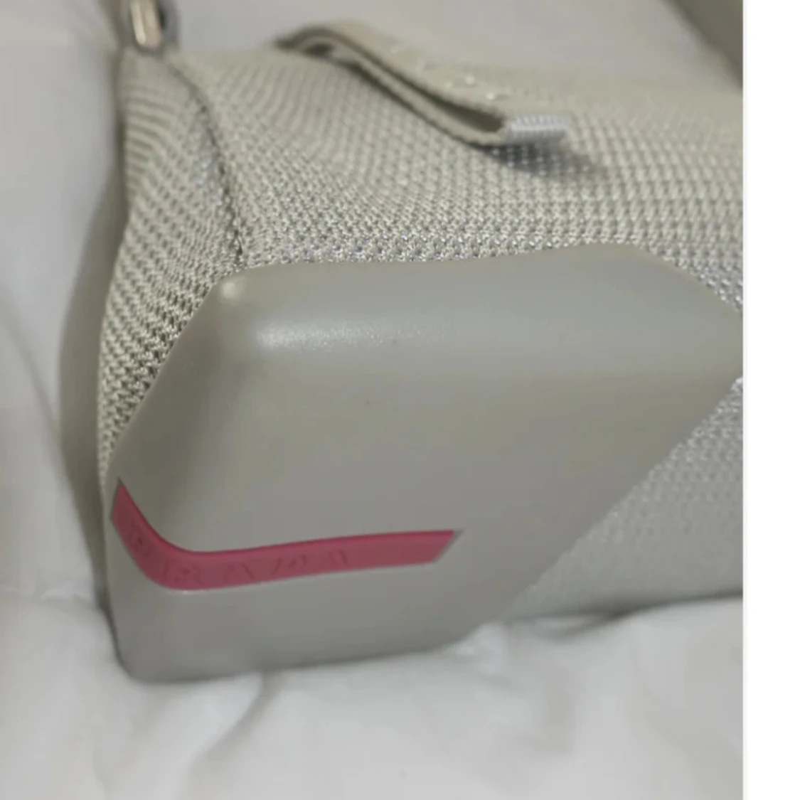 Silvrig Prada sport 1999 - 3