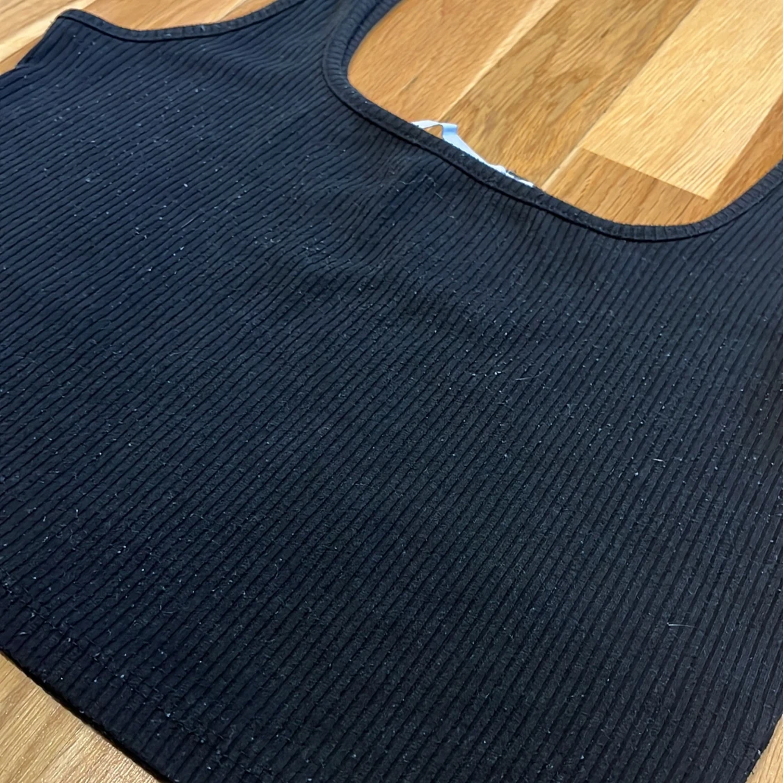 Svart ribbad linnetopp - 4