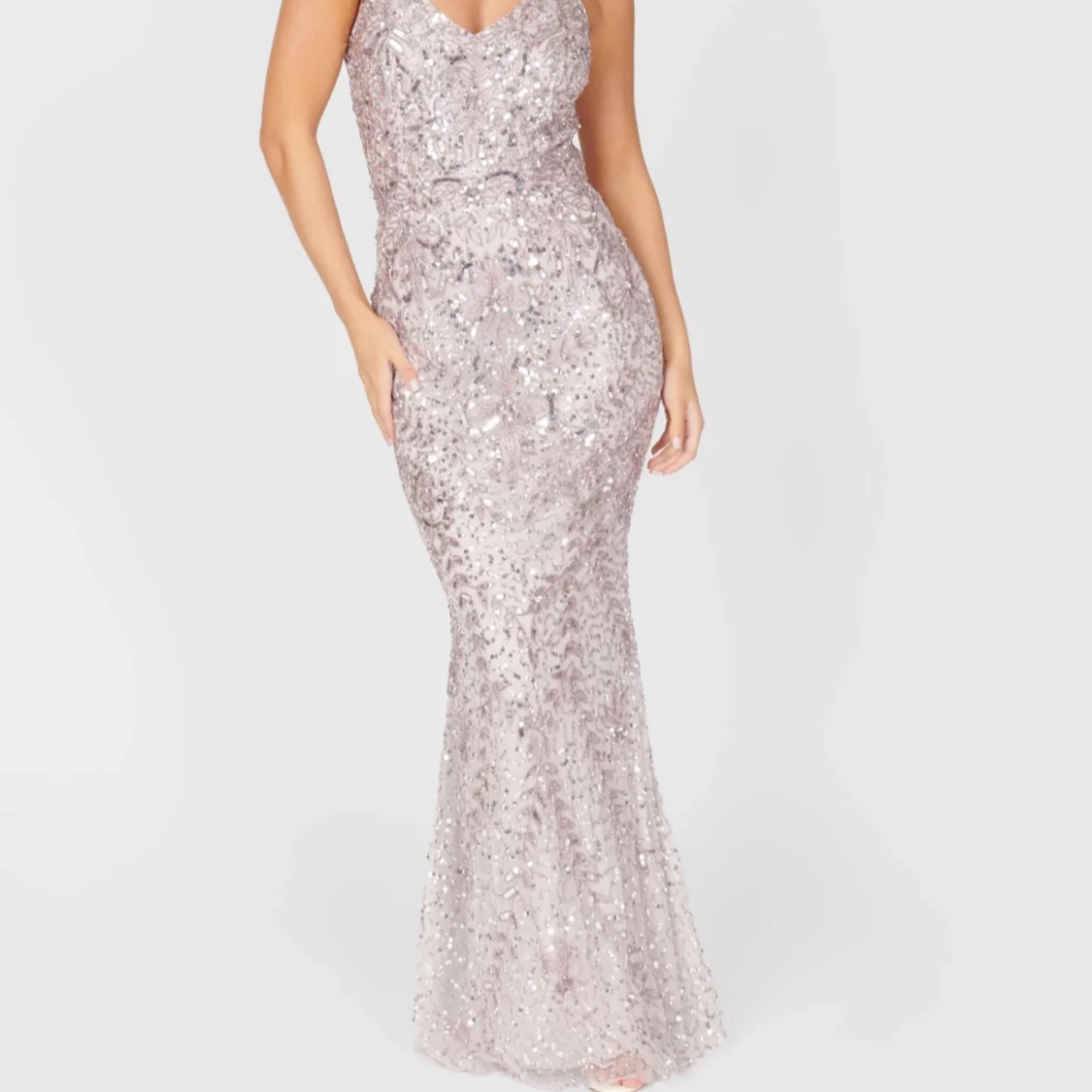 Glittrig balklänning i lilac