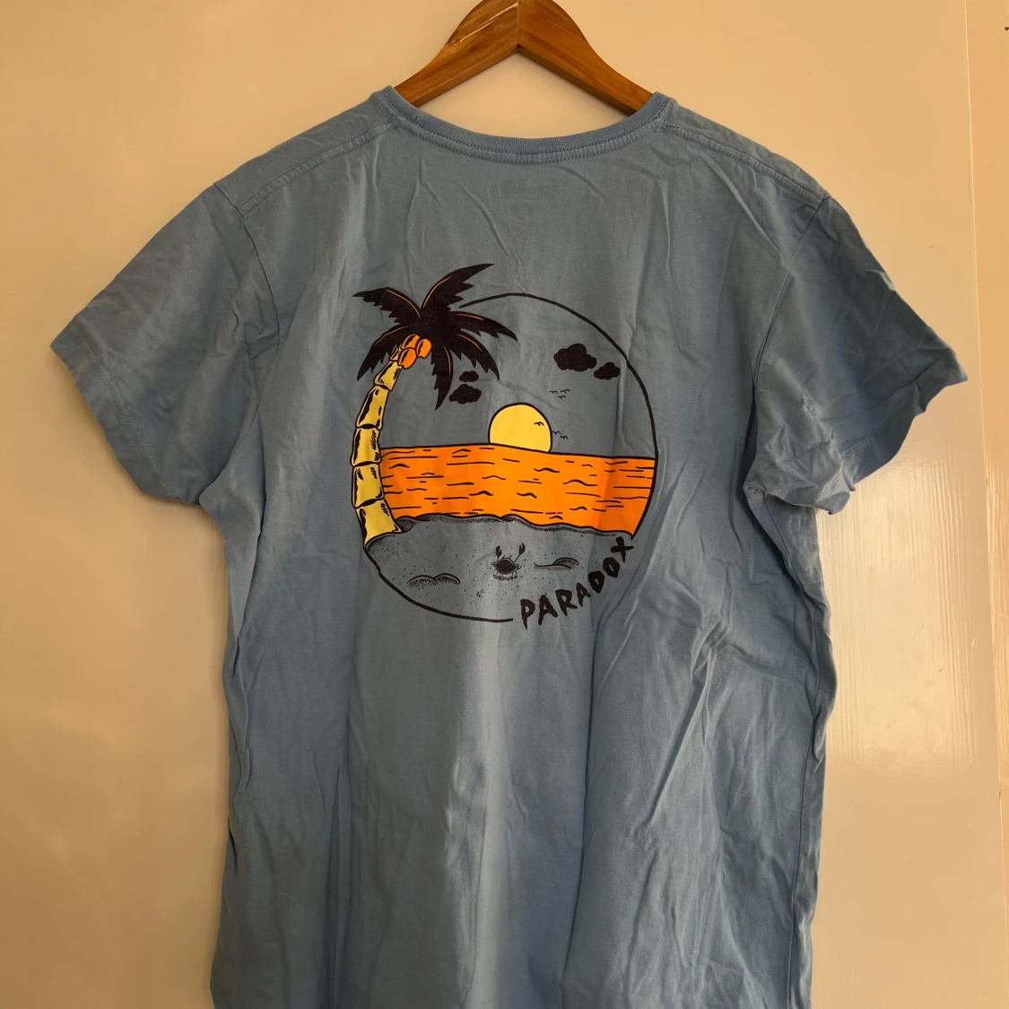 Blå t-shirt från Paradox Skateboards - 1