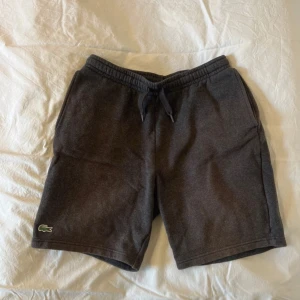 Lacoste shorts  - I perfekt skick.