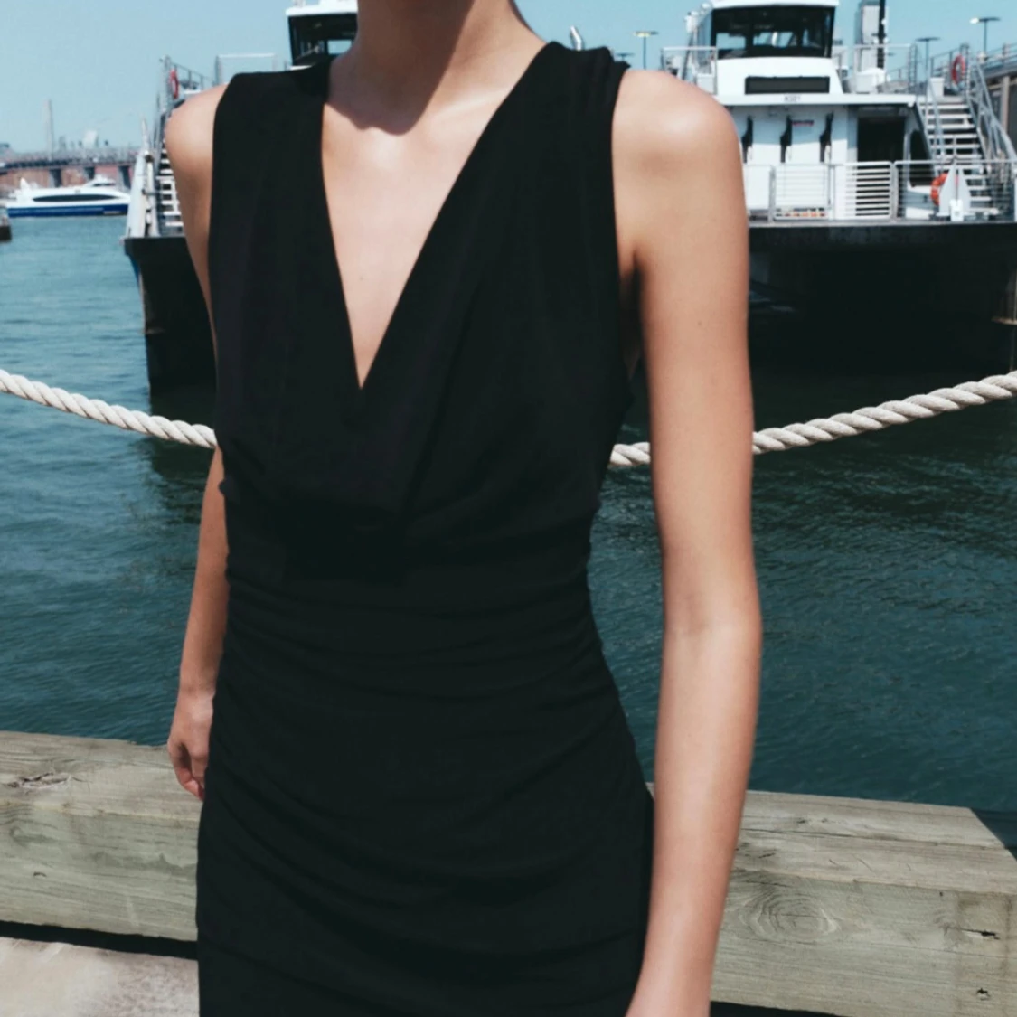 Svart midiklänning - 2