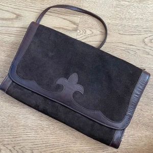 Brun mocka axelväska från Friitala  - Brun läderväska från friitala