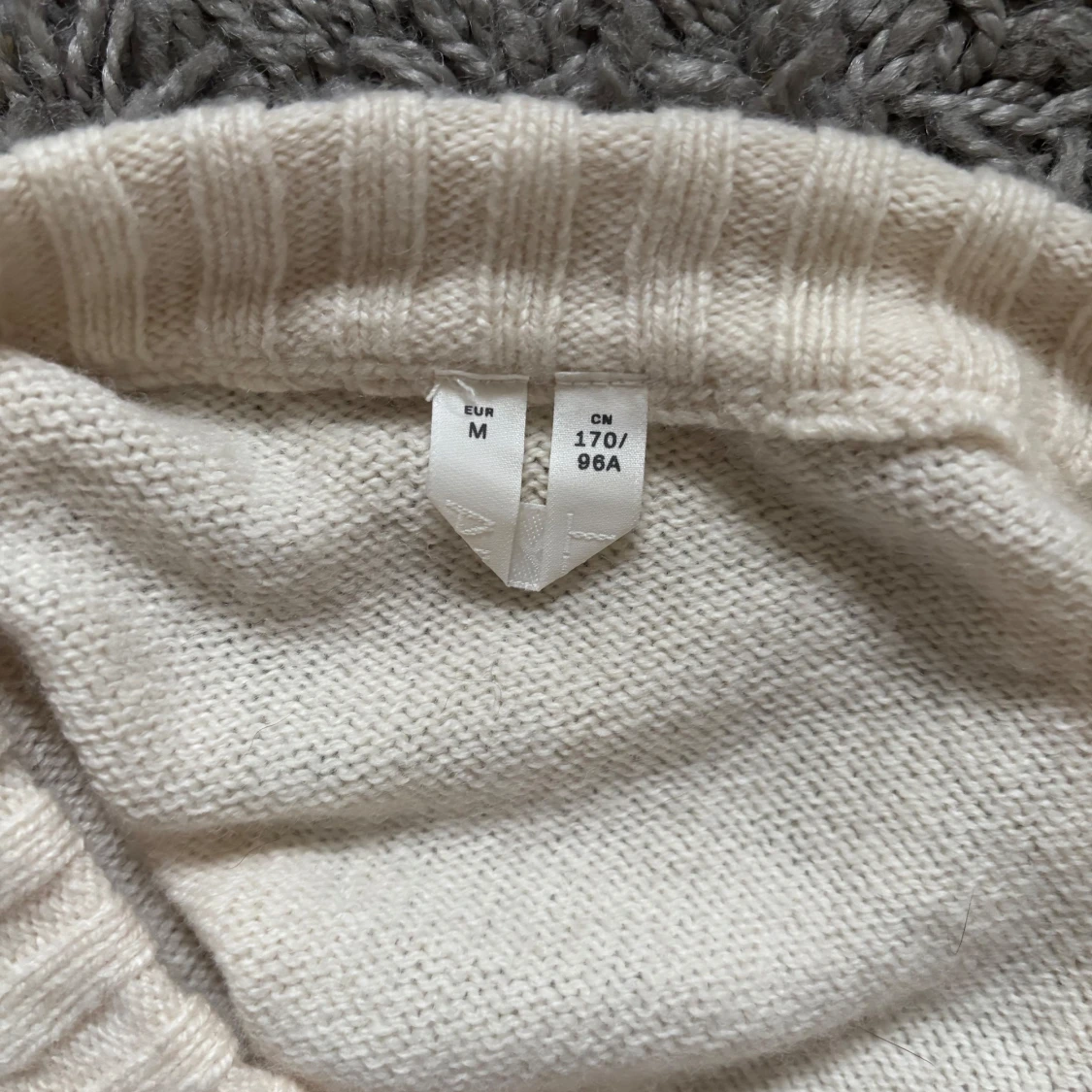 Vit stickad Arket tröja  - 3