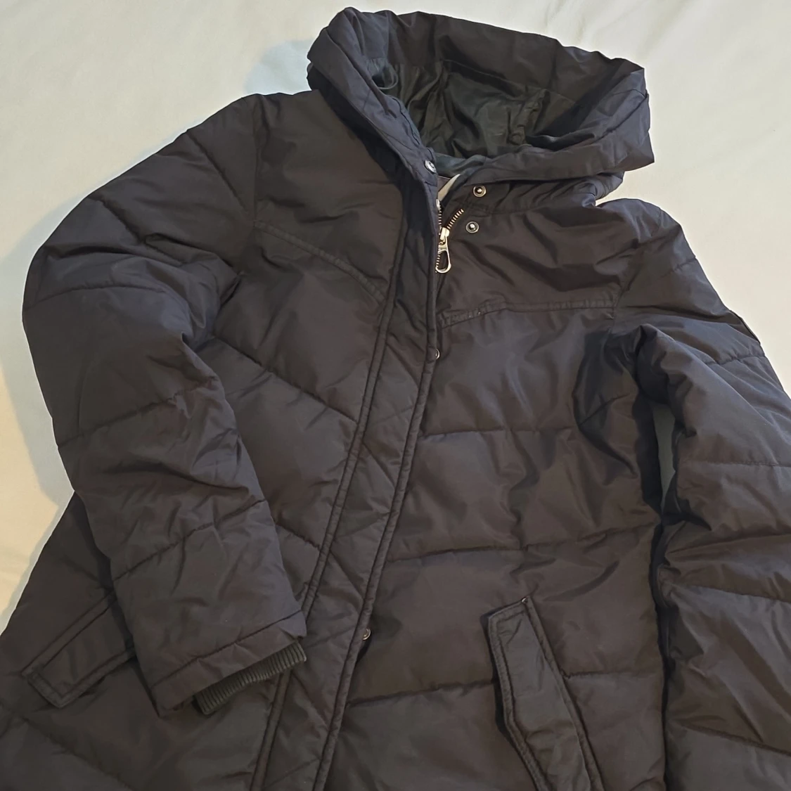 Svart dunjacka från Everest - 1