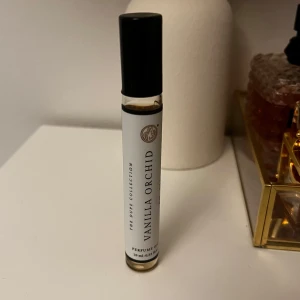 Vanilla Orchid Parfym Olja - Parfymolja som ska vara inspirerad av Vanilla 28. Kommer inte till användning. Nypris 199 kr.