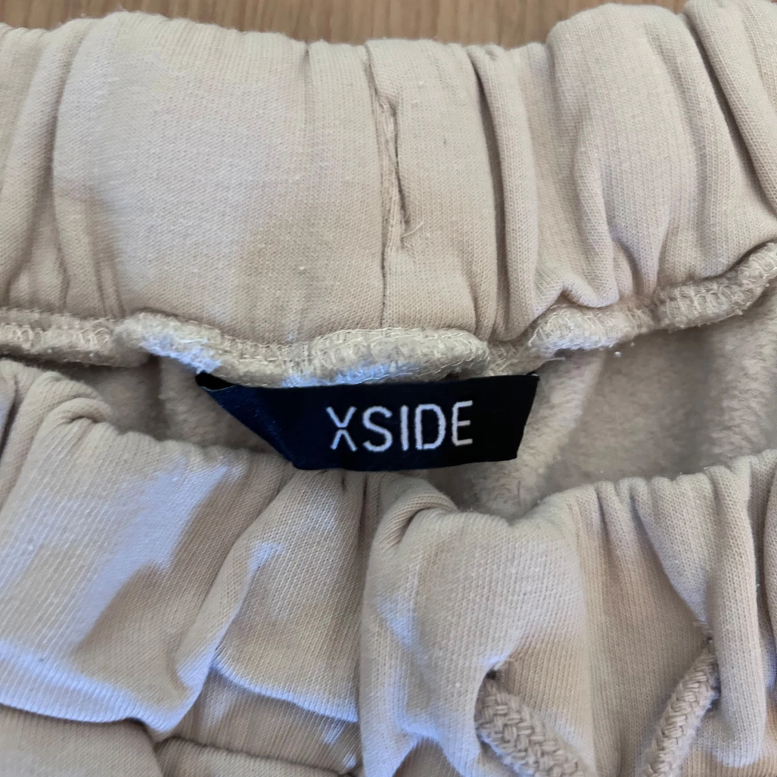 Beige mjukisbyxor från Xside - 2