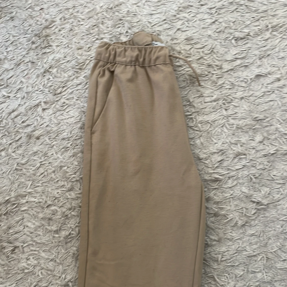 Beiga mjukisbyxor med snörning - 2