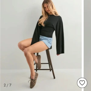 Wide sleeve top  - Wide sleeve top från Nelly i strl XS. Knappt använd så i mycket fint skick!  