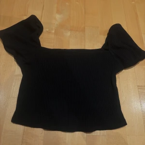 Söt blus - Super söt blus med puff axlar