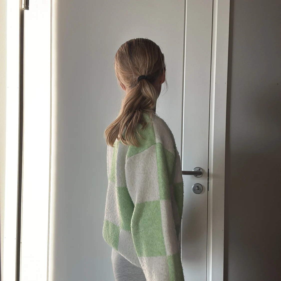 Grönvit rutig stickad tröja - 4