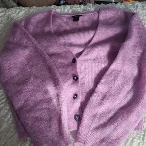 Stickad tröja - Superfin stickad tröja från Lindex som endast har använts några få gånger. Pris kan diskuteras🩶