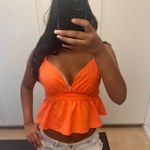 Jätte fin sommar topp  - Fin orange topp som aldrig är använd 
