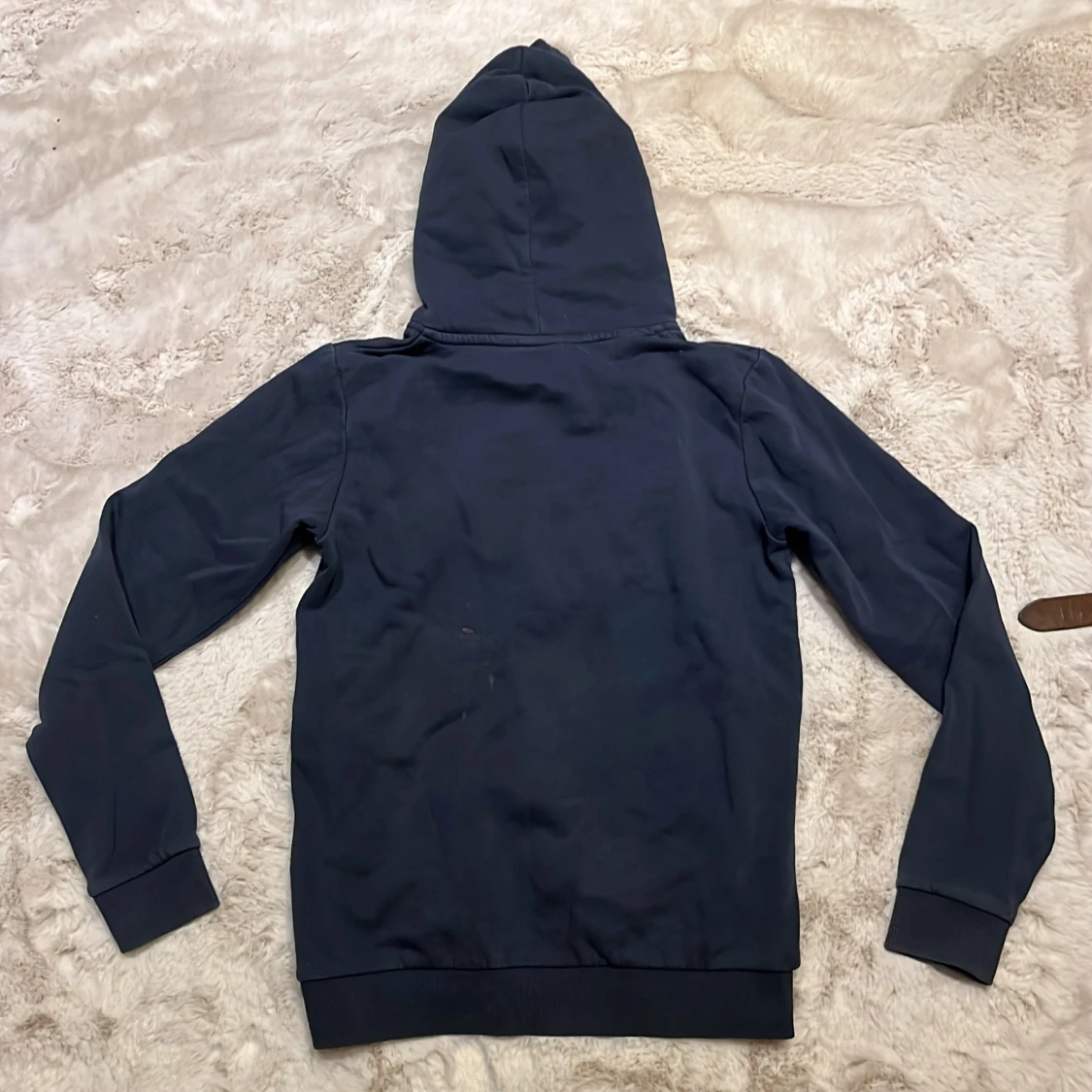 Mörkblå hoodie Peak Performance - 1