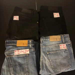 4x Tiger of sweden jeans ! 🔥 - Säljer 4 par as feta tiger of sweden jeans för endast 319kr  (mindre än 100kr styck) Storlekar syns på bilden 💫(ett av jeansen har hål vid benen, därav billigt