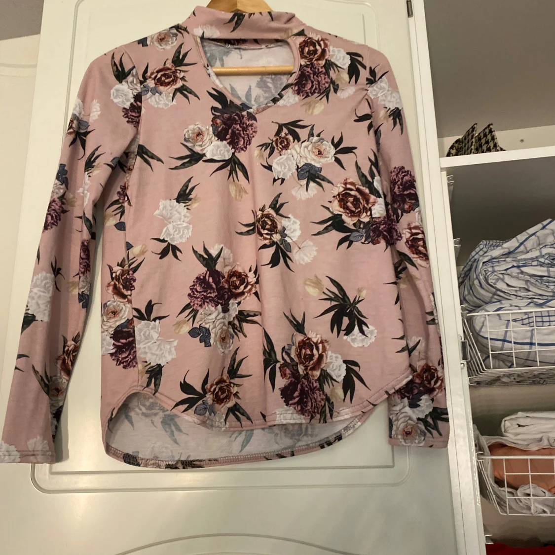 Blommig rosa långärmad topp - 2