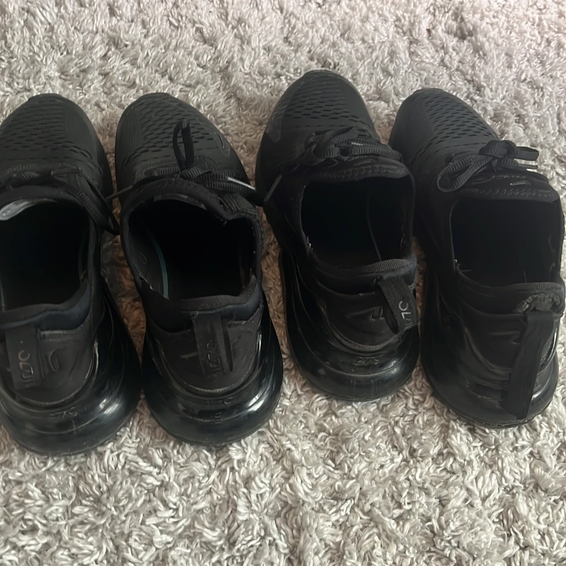 Svarta Nike Air Max 270 sneakers