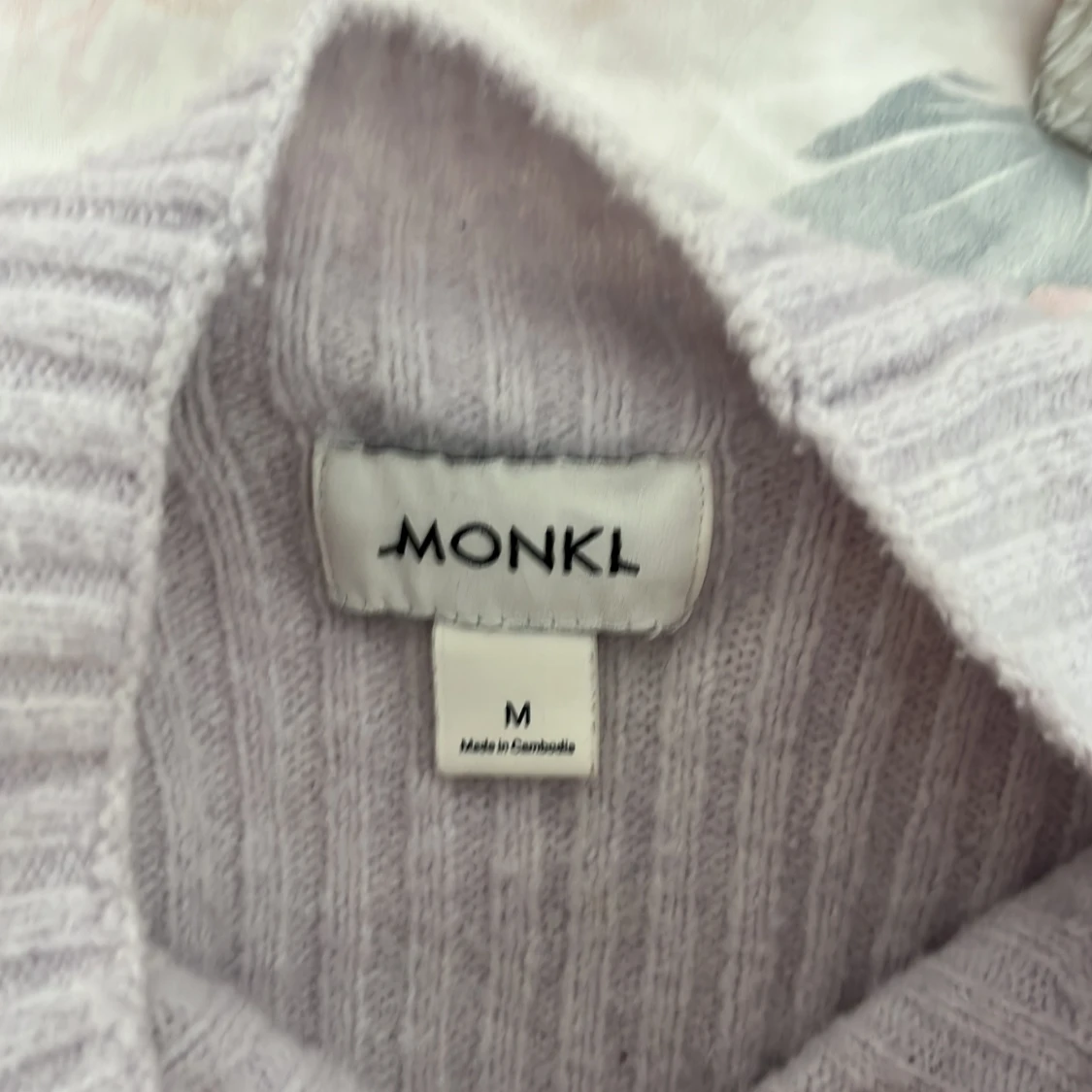 Ljuslila ribbstickad tröja från Monki - 2