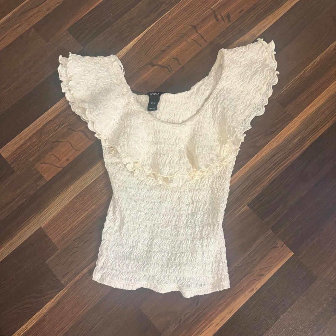 Vit volangtopp från Lindex XS